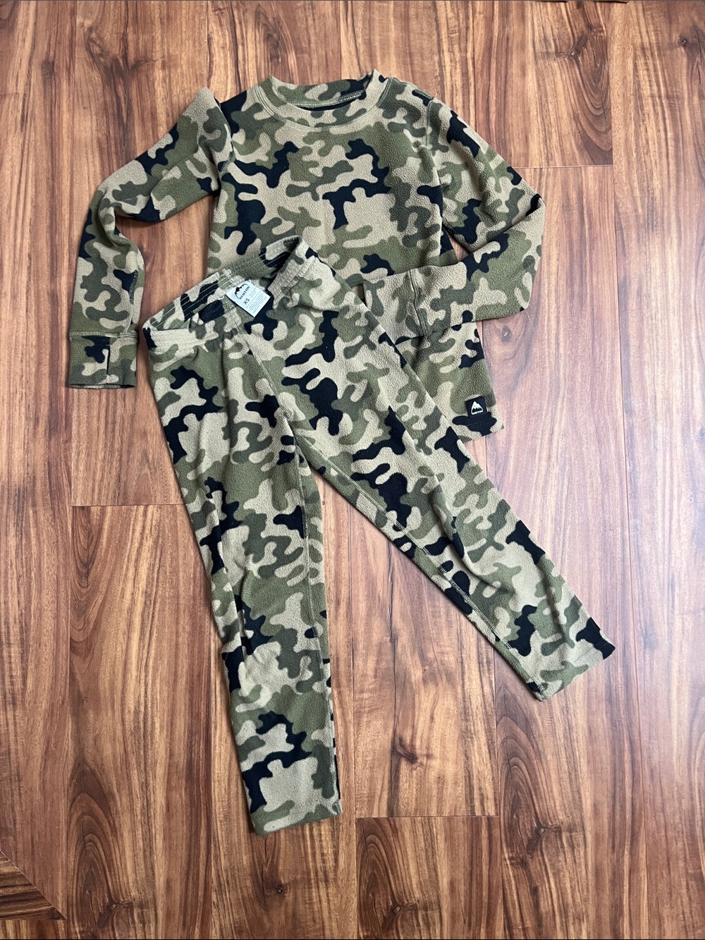 BURTON Camo Fleece Top and Pant Set